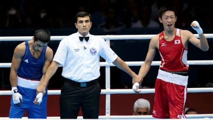 AIBA manda a árbitro de vuelta a casa