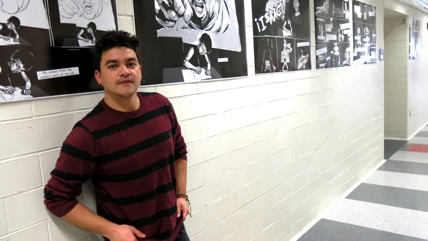 Fotografía sin fechar cedida por la Universidad de Michigan (EE.UU.), donde aparece el hondureño Germán Andino, autor del cómic "El hábito de la mordaza"