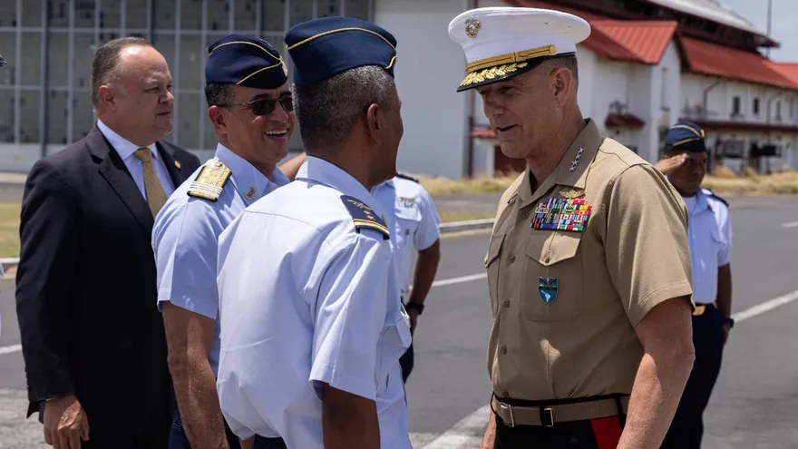 Comandante Francis L. Donovan, del Comando Sur de EEUU es recibido en Panamá