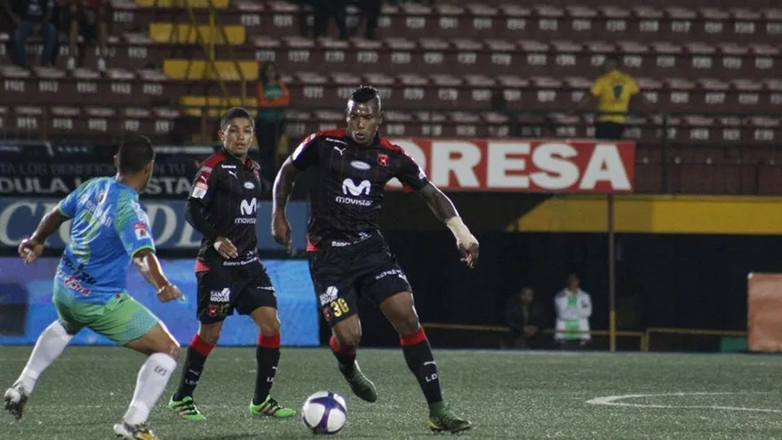 Harold Cummings estuvo en la goleada de la Liga Deportiva Alajuelense sobre Carmelita