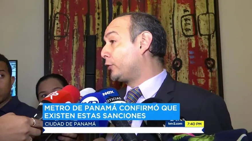 Sancionan a un joven por tomar agua dentro del Metro