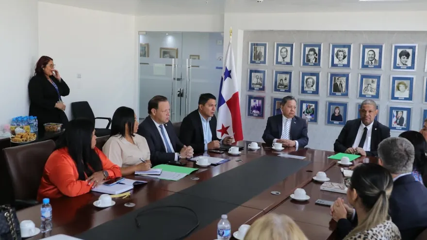 Avanza solución para 132 estudiantes de medicina en universidades privadas