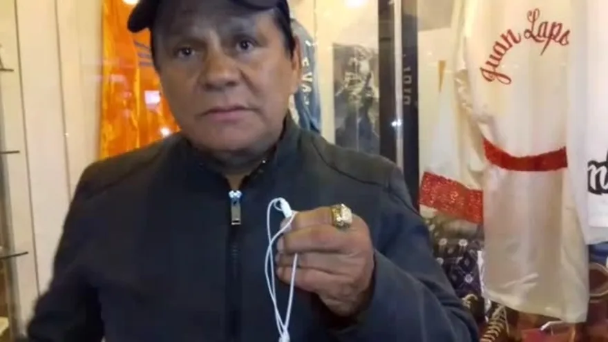 Durán acompañó a Zapata en el ingreso al Salón de la Fama