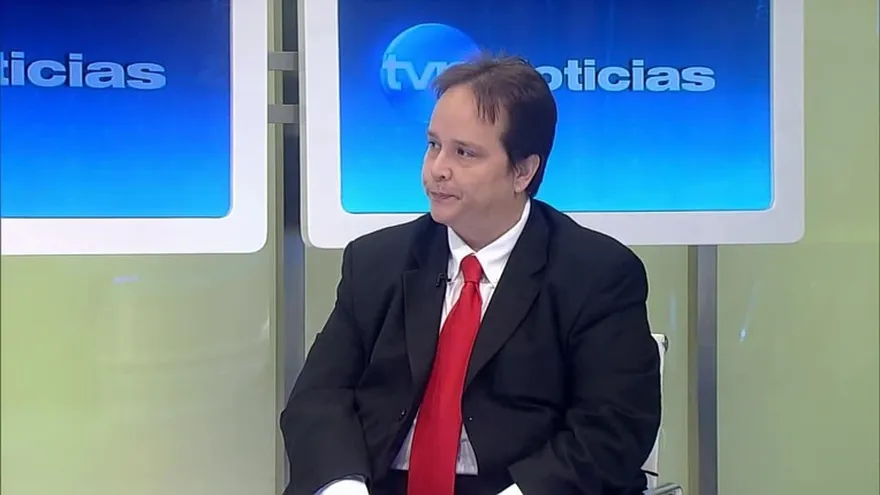 Alex Neuman, Experto en tecnología