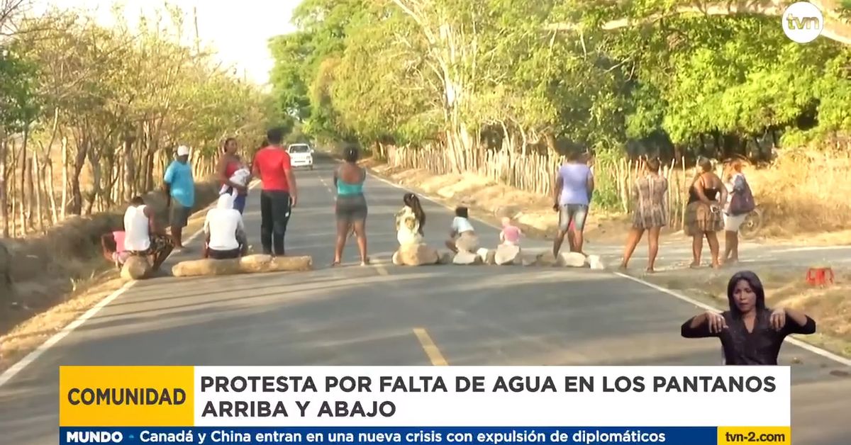 Falta de agua potable: Moradores de comunidad en Antón cierran vía por ...