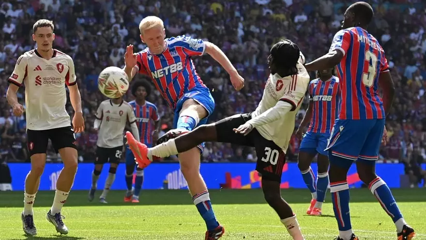 Crystal Palace y Liverpool en acción