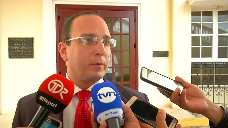 Extienden por un año el arresto domiciliario a Noriega