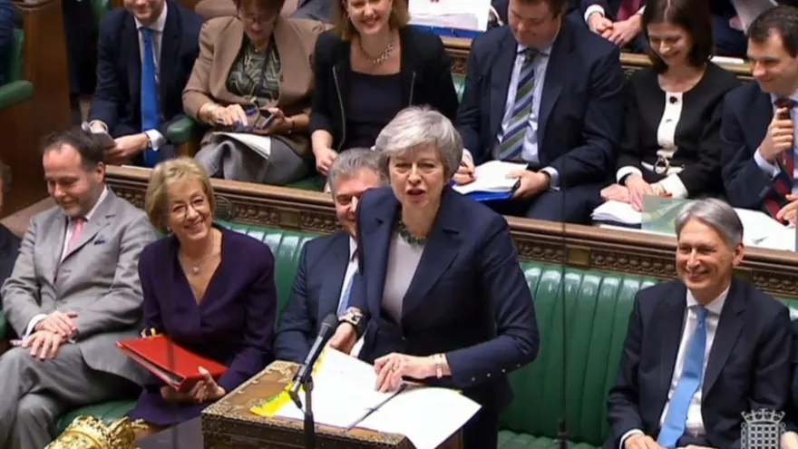 Captura de video de la primera ministra británica, Theresa May, mientras da un discurso ante la Cámara de los Comunes durante la sesión de control a la primera ministra, este miércoles en Londres (Reino Unido)