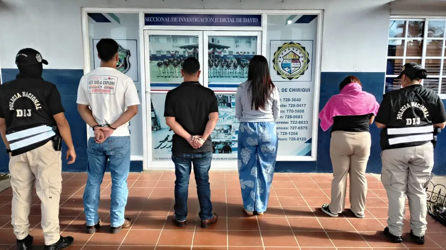 Aprehendidos en la operación "Chat Scam"