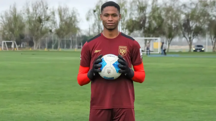 Cecilio Burgess guardameta de la selección Sub 20 de Panamá