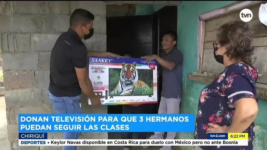 Tres hermanos reciben donación para seguir con sus clases en Chiriquí