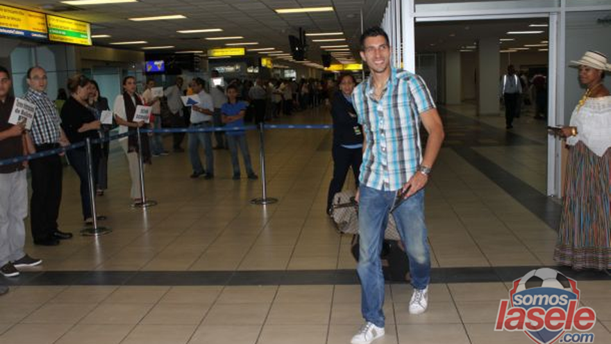 Penedo sigue siendo agente libre, no hay nada con el Municipal