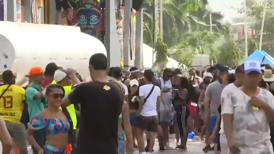 Público sigue disfrutando del Carnaval de Panamá