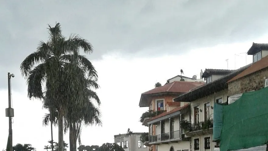 Emiten aviso de prevención por lluvias y tormentas en diferentes partes del país.