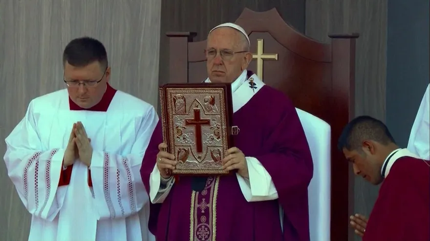 Papa Francisco: Trump no puede proclamarse cristiano