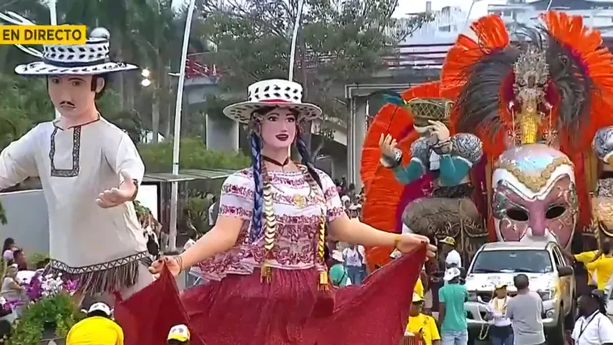 Realizan festival de reinas de Carnaval en la Cinta Costera