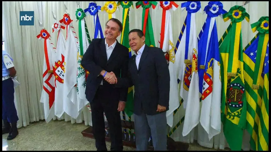 Bolsonaro parte a EEUU para reforzar alianza con Trump