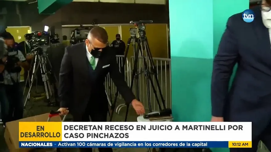 Decretan receso en juicio oral a expresidente Ricardo Martinelli