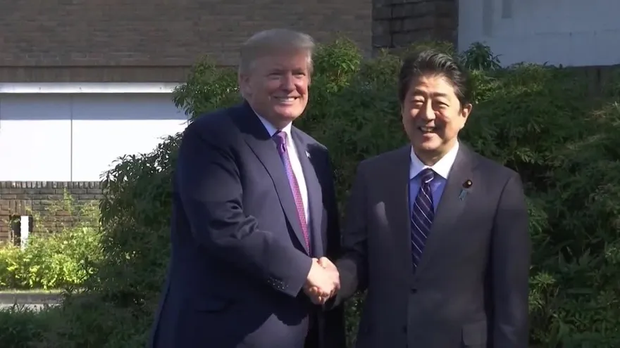 Abe recibe a Trump con una ronda de golf junto al número 4 mundial Matsuyama