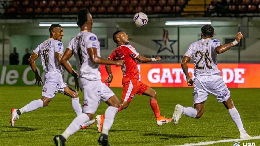 San Francisco doblegó al Sporting SM y se afianza en la punta del Apertura