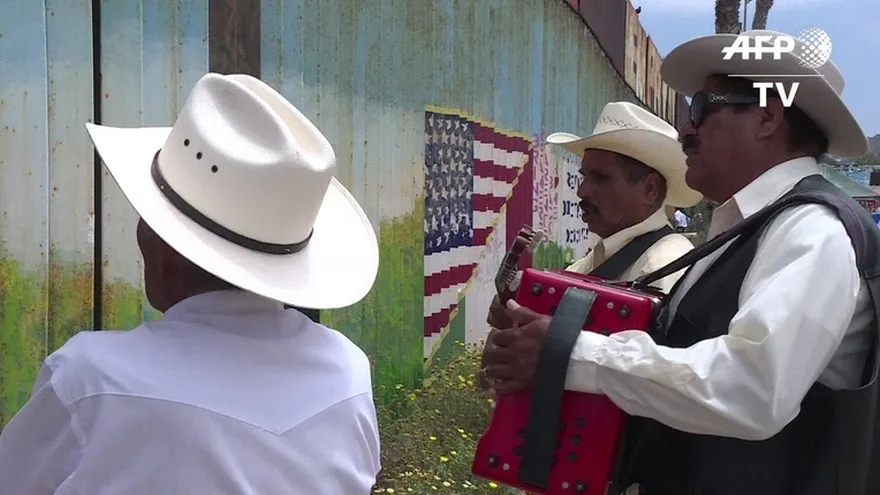 Familias separadas por muro que Trump quiere reforzar