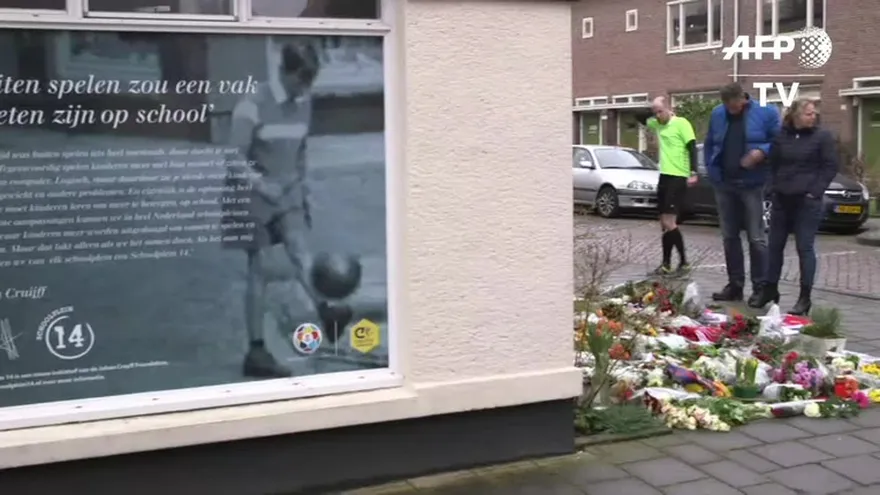 Holanda rinde homenaje a la leyenda del fútbol Johan Cruyff