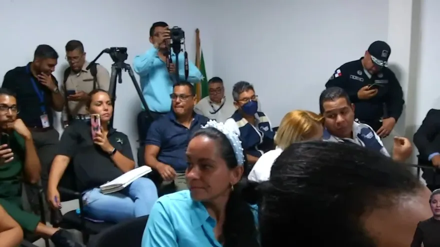 Continúan las conversaciones entre residentes de Panamá Oeste y autoridades del Idaan
