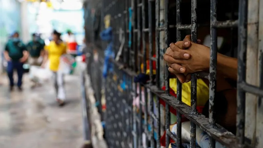 Los tres asesinatos se cometieron el 6 de diciembre y los internos murieron por "asfixia".