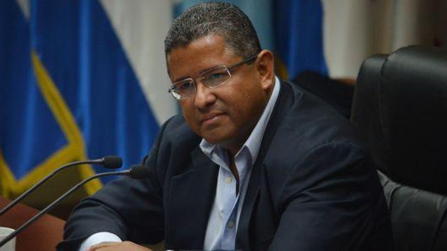 Aprueban pedir a Panamá extradición de Flores