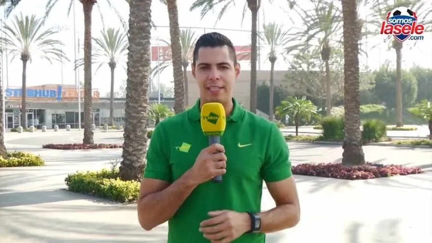 Ricky Icaza habló con Rolando Blackburn en entreno de la Sel