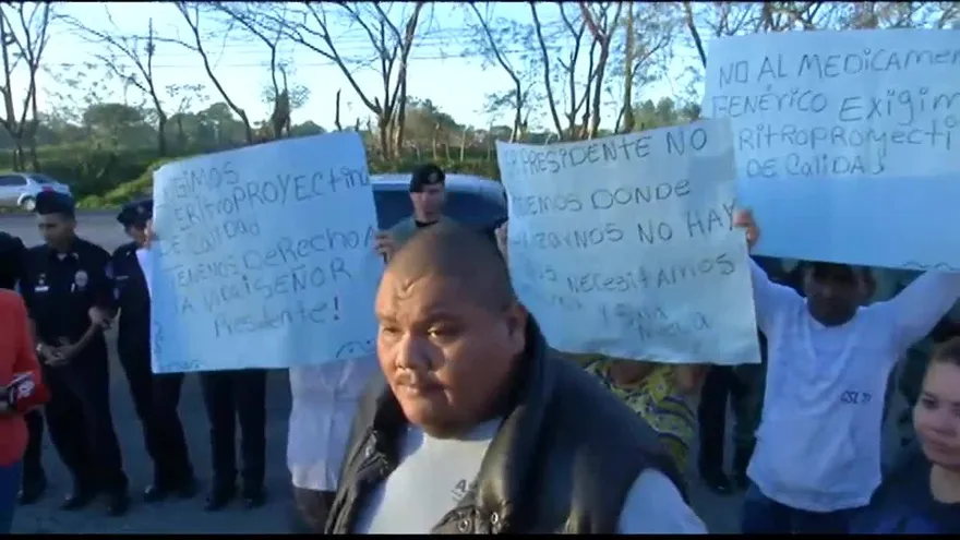 Pacientes de hemodiálisis protestan en Chiriquí