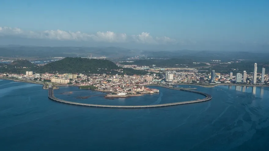 Vista del Cerro Ancón en el libro El Cerro Ancón de la editiorial Hierbabuena.