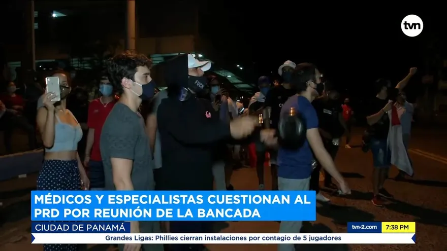 Médicos se unen a las críticas por reunión de la bancada del PRD