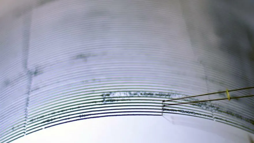 En el plazo de menos de una hora se reprodujeron al menos siete réplicas con magnitudes de entre 3,82 y 4,93 en Salinas, y de 5,36 en la población de Libertad, ambas en la provincia occidental de Santa Elena.