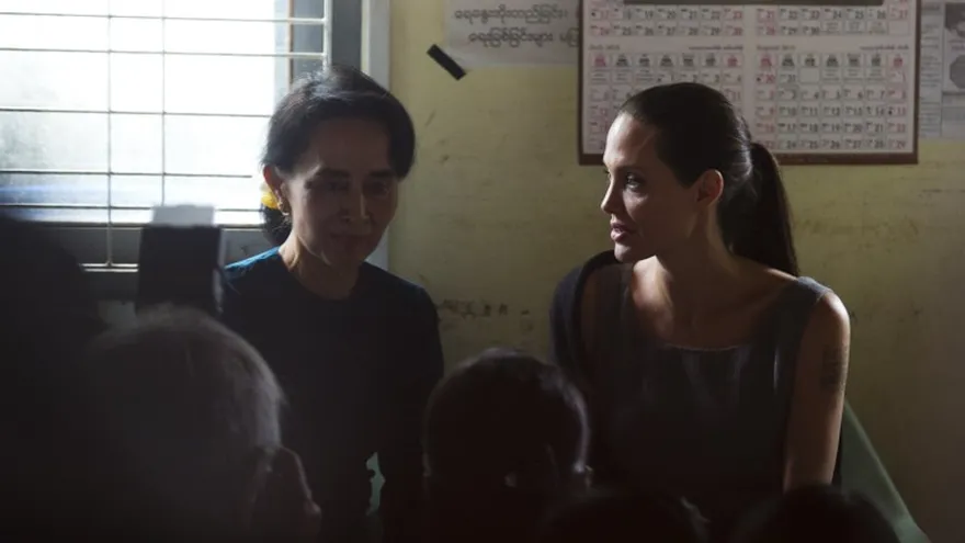 Jolie viajó a Myanmar para una visita humanitaria