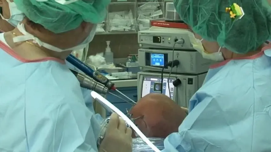 Cirujano conocido como el 'Ronaldo' del quir