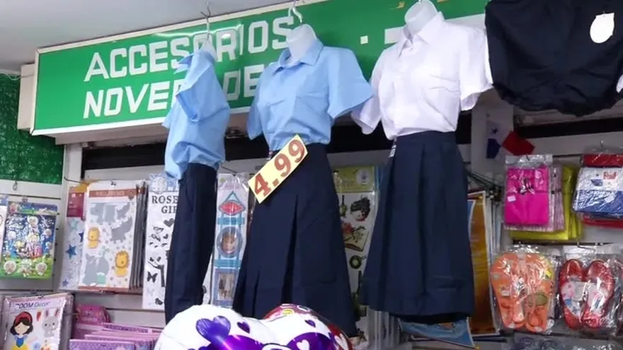 Padres de familia se quejan de altos precios de útiles escolares