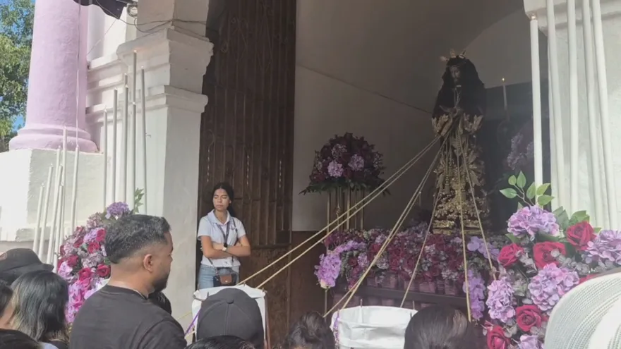 Cada año, cientos de historias de fe y devoción se escriben en Atalaya, en la provincia de Veraguas, durante la tradicional peregrinación en honor a Jesús Nazareno. Entre promesas, sacrificios y agradecimientos, miles de fieles llegan hasta el santuario para renovar su compromiso espiritual.