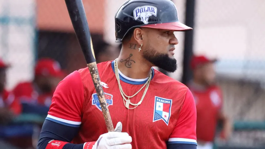 Allen Córdoba en un entrenamiento de la Selección de Panamá al Clásico Mundial de Béisbol 2026