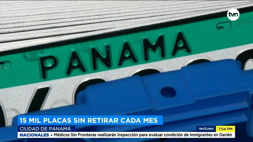 Placas sin retirar en el Municipio