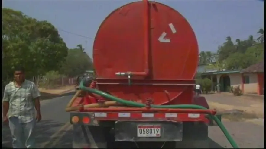 Comunidades de Azuero reciben agua en cisternas