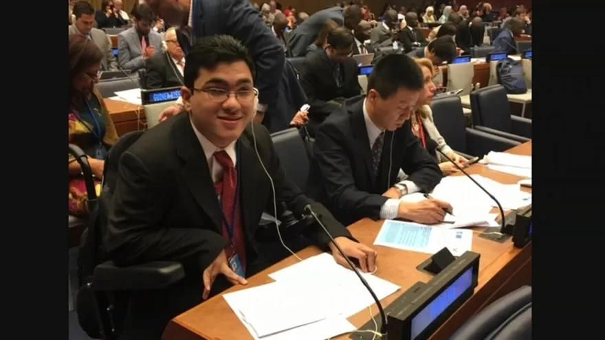 Juampi Dolande en representación de los derechos humanos en New York.