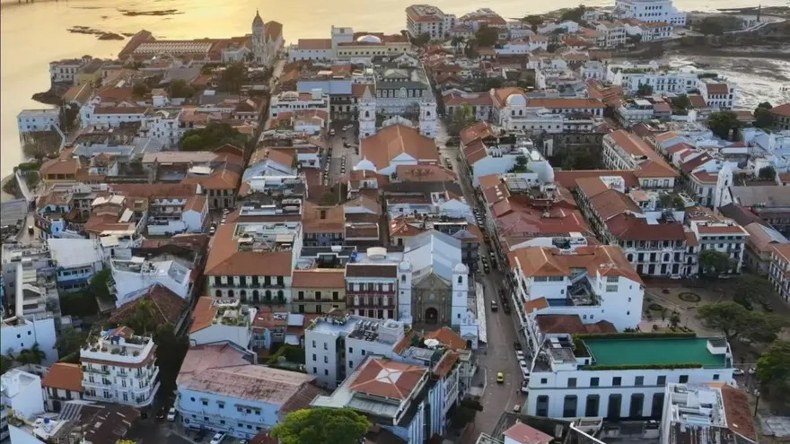 Panama's Casco Antiguo Restricts Tourist Buses to Protect Historic Streets