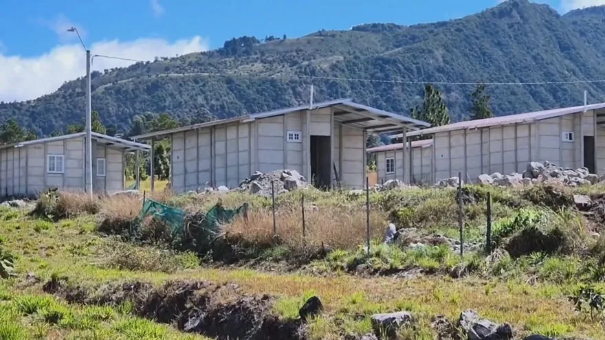 El proyecto habitacional se construye en Paso Ancho y contempla hasta 116 viviendas para familias afectadas por el paso indirecto de los huracanes ETA e IOTA en 2020. El MOP asegura que se encuentra en la etapa final y prevé una primera entrega a finales de noviembre.