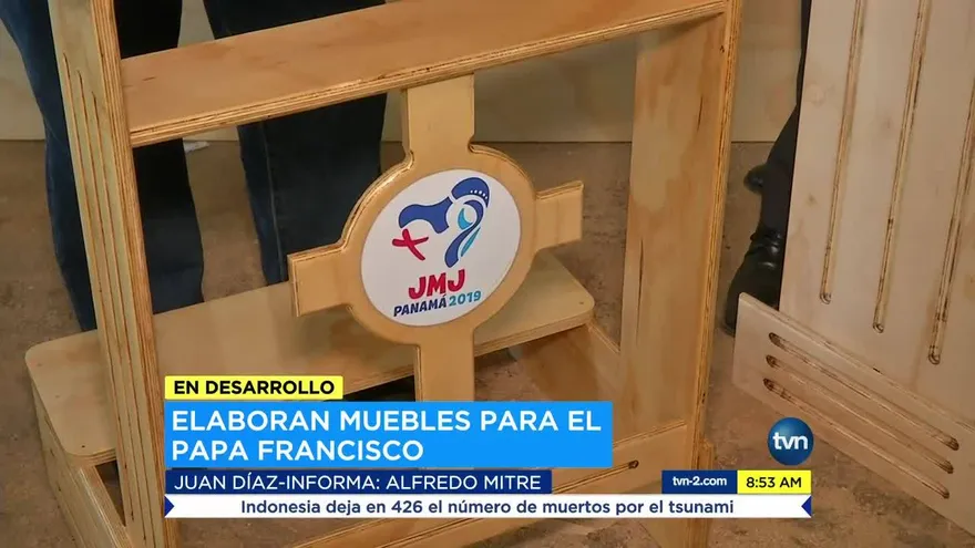 Elaboran mobiliario que se usará en la visita papal
