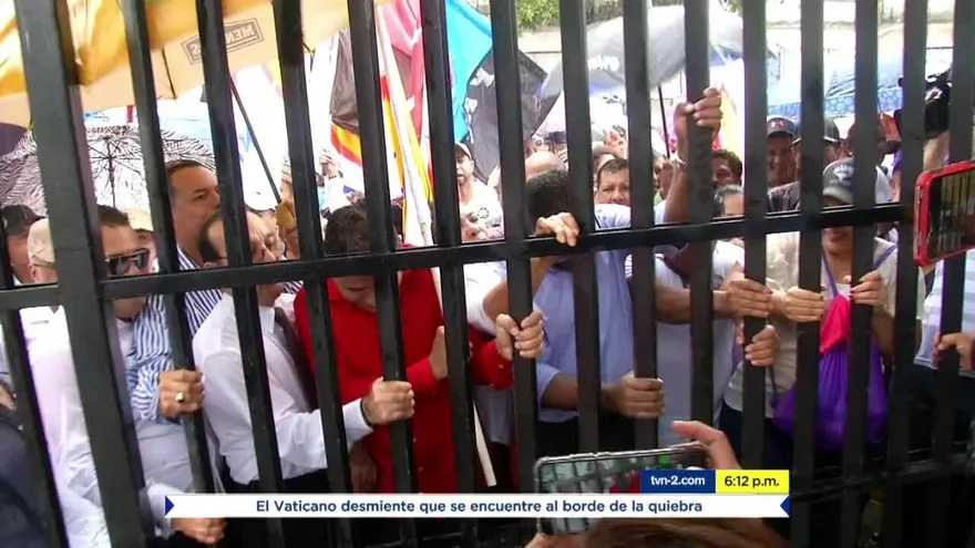 Universitarios protestan en la Asamblea Nacional
