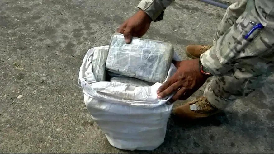 Operativo antinarcótico por parte del Servicio Nacional Aeronaval