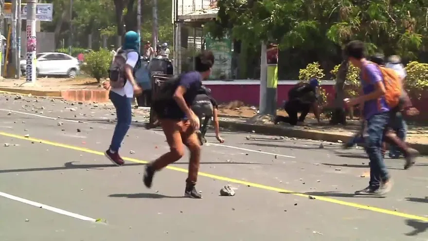 Nicaragua en batalla campal en protesta por reforma a pensiones
