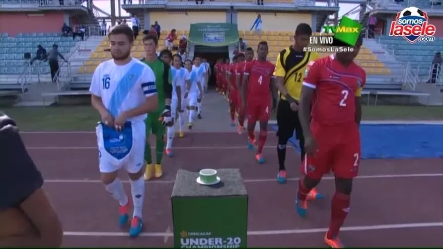 Panamá y Guatemala se mantienen 0-0 en la primera mitad
