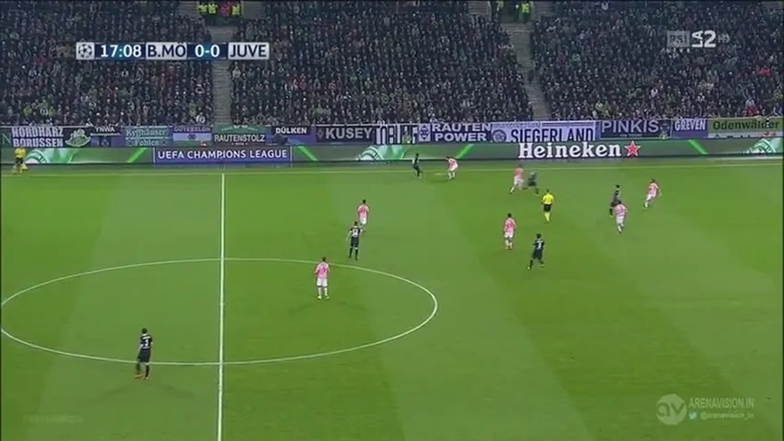 Juventus empató en Alemania con un jugador menos